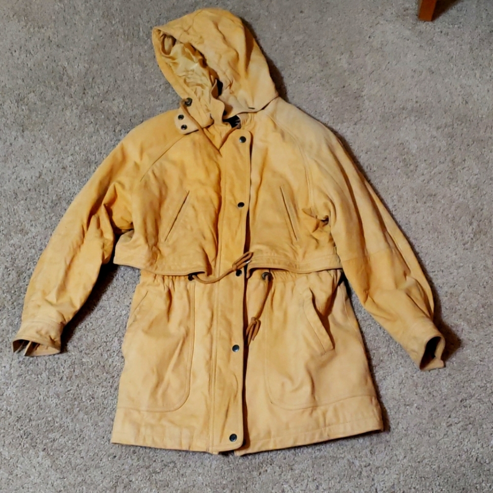 Près De Chamonix Size Small Leather Coat
